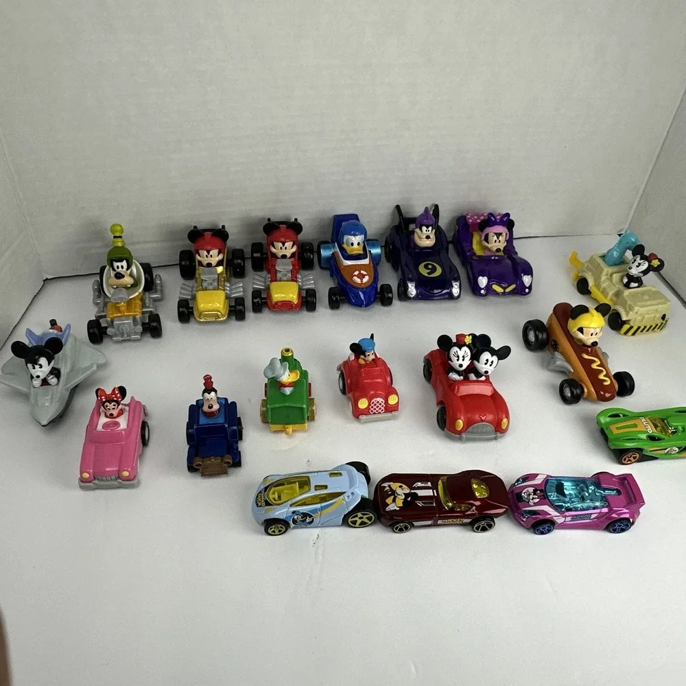 Disney Mickey Mouse Roadster Racers Toy Car Lot 18 Minnie Donald Goofy 2016
